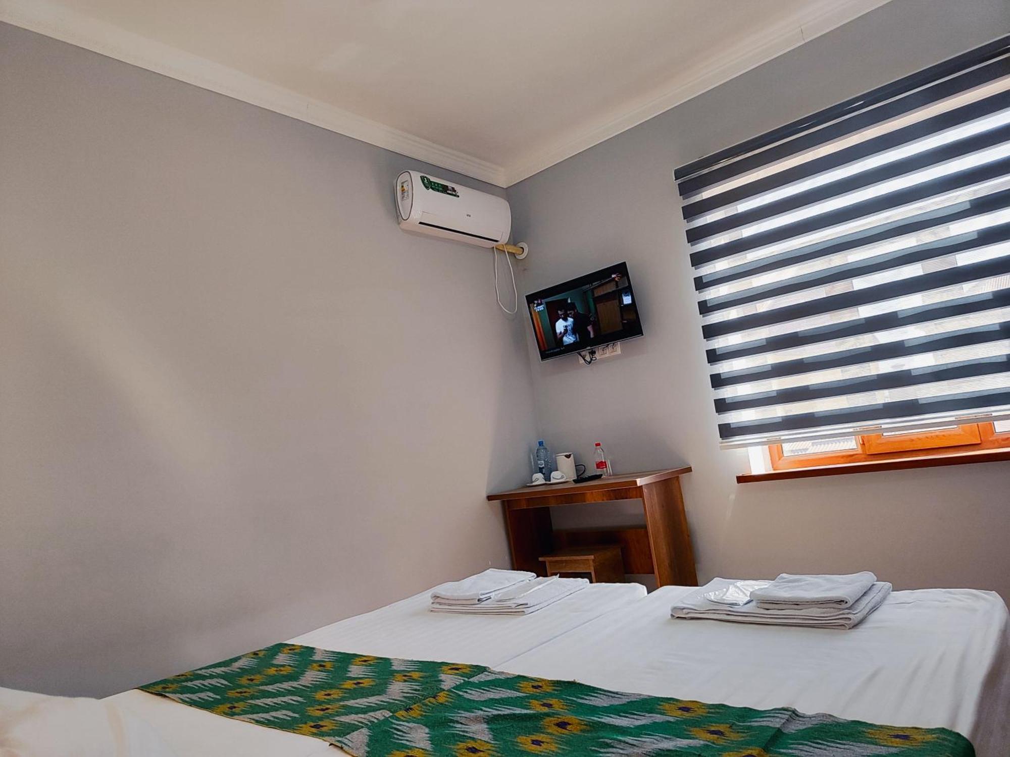 Hud Hud Bed and Breakfast Buchara Buitenkant foto